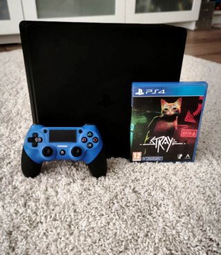 PS4 Slim 1TB + Mando Azul + Juego Stray