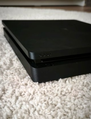 PS4 Slim 1TB + Mando Azul + Juego Stray