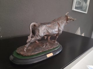 Escultura Toro Bronce Base Madera