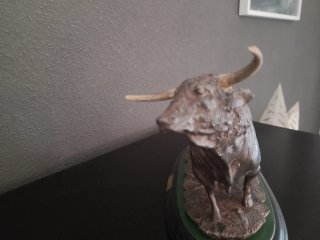 Escultura Toro Bronce Base Madera