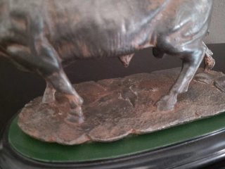 Escultura Toro Bronce Base Madera