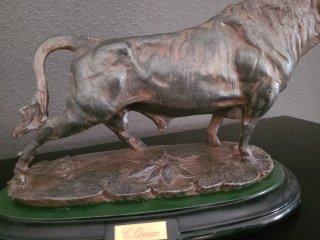 Escultura Toro Bronce Base Madera
