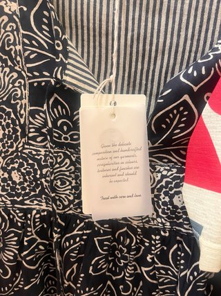 Vestido estampado floral negro y blanco