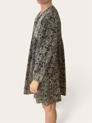 Vestido estampado floral negro y blanco