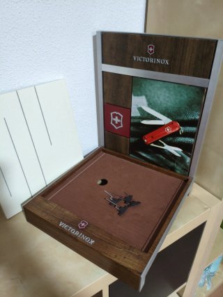 Espositore da tavolo Victorinox per coltelli