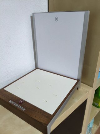 Espositore da tavolo Victorinox per coltelli