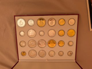 Colección 24 Monedas Historia de la Moneda
