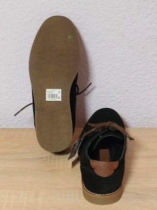 Zapatos de ante hombre.