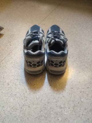 Zapatillas Asics Azul y Griss solo usadas una vez