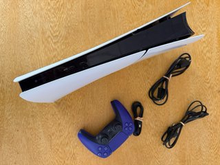 Playstation 5 Slim Digital + Mando DualSense Morad