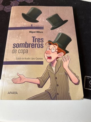 Tres sombreros de copa