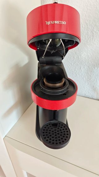Cafetera Nespresso Vertuo Nex Roja