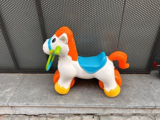 Caballo de juguete para niños