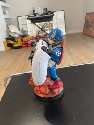 Soporte Mando PS5 o PS4 Capitán América