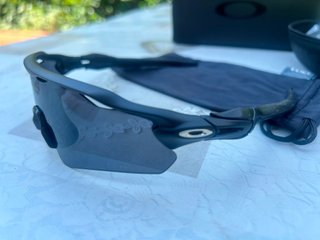 Occhiali da sole Oakley neri/grigi