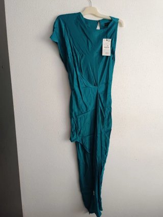 Vestido midi Zara asimétrico satinado L