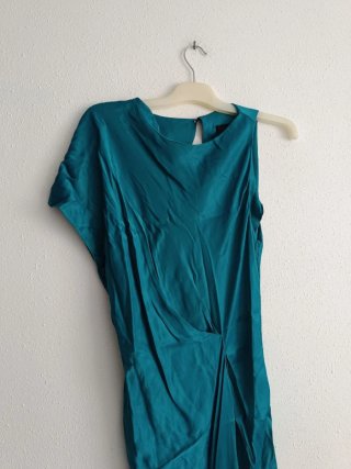 Vestido midi Zara asimétrico satinado L