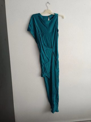 Vestido midi Zara asimétrico satinado L