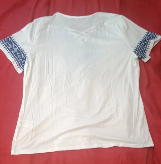 Camiseta blanca con estampado azul XXL