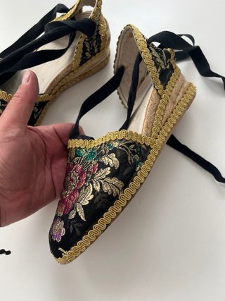 Alpargatas cuña bordadas floral talla 39