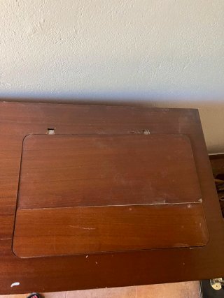 Máquina de coser Alfa con mueble