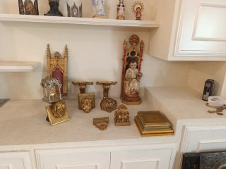 Objetos religiosos dorados