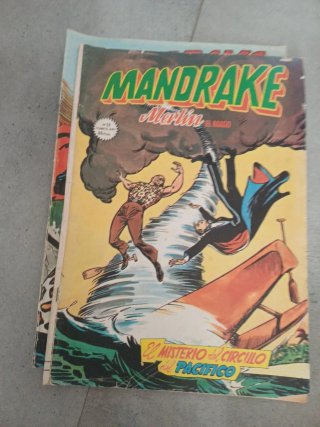 Varios comics 9 de mandrake el javanes la masa