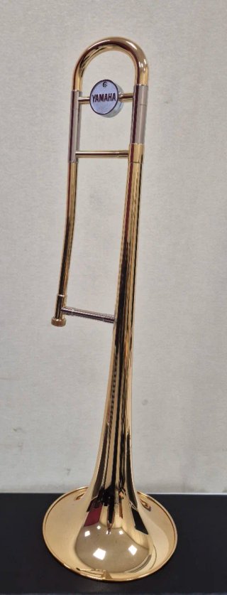 Trombon Yamaha de pistones con estuche