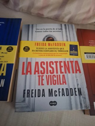 La asistenta, la asistenta te vigila y el secreto