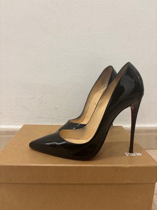 Christian Louboutin Zapatos Tacón Negros Charol