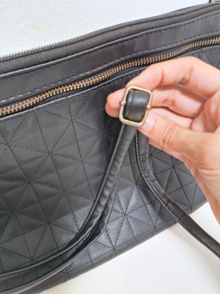 Bolso Bandolera Negro Acolchado Geométrico