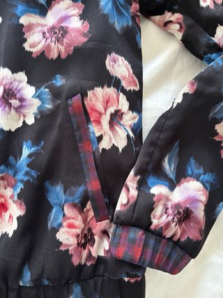 Pantalón ancho y bomber Zara