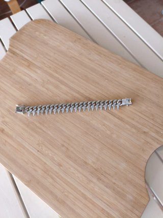 Pulsera plateada con eslabones y brillantes iceout