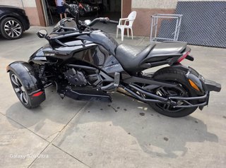 Can-Am Trike Negro