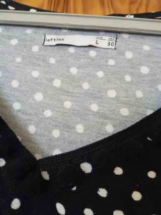 Lote 3 prendas: Vestido, blusa y pantalón.