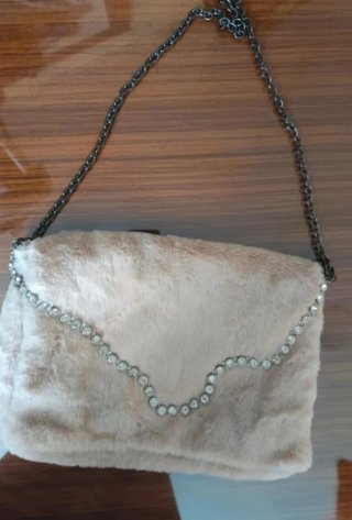 Bolso pelo Stradivarius beige