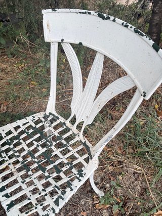 Tavolo da giardino in vetro e metallo