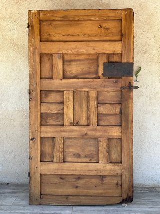 Puerta antigua de convento, s.XVII-XVIII