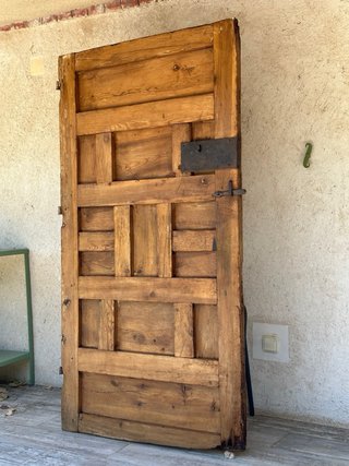 Puerta antigua de convento, s.XVII-XVIII