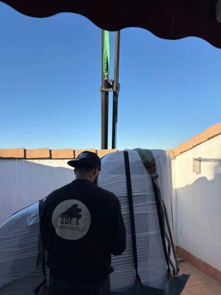 Transporte de pianos, mudanzas y materiales pesado