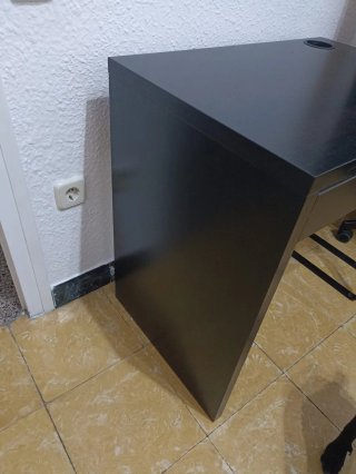 Escritorio negro