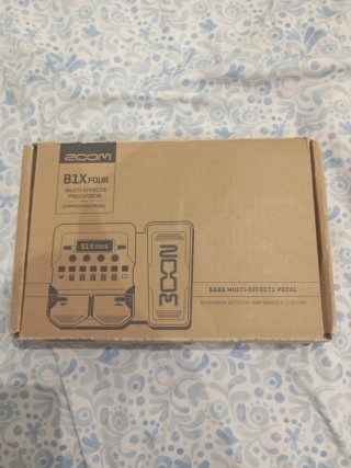 Pedalera Zoom B1X FOUR Bajo Multi-efectos