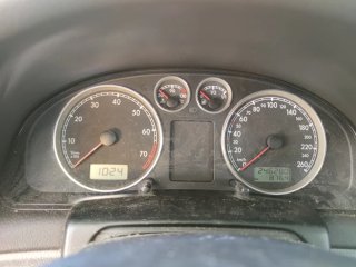 Volkswagen Passat 2002. 1.6. Gasolina