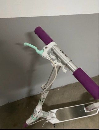 Patinete infantil blanco y morado