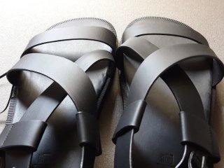 Sandalias negras hombre