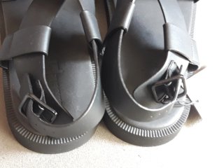 Sandalias negras hombre