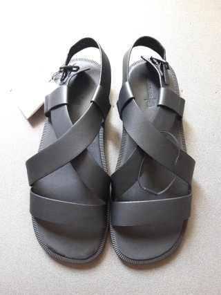 Sandalias negras hombre