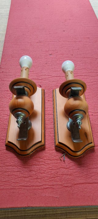 Lámparas de pared rústicas (madera y metal)