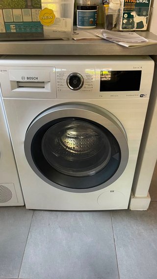 Lavadora Bosch Serie 6 + Secadora Serie 4