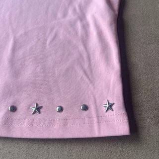 Camiseta Zara rosa con tachas plateadas